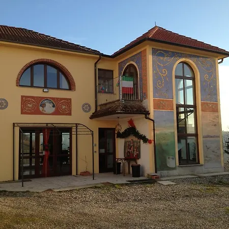 Agriturismo Il Volo ファームステイ Calosso